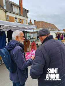 Discuter avec tous, c'est dans notre ADN.